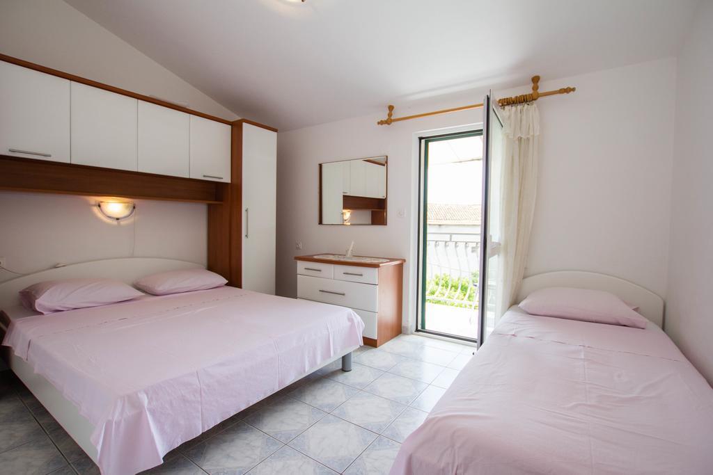 Apartments Bartul Sućuraj Exteriér fotografie