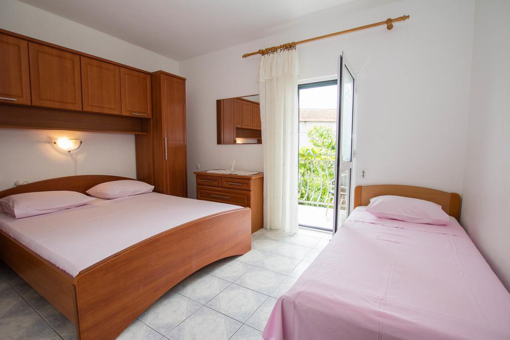 Apartments Bartul Sućuraj Exteriér fotografie